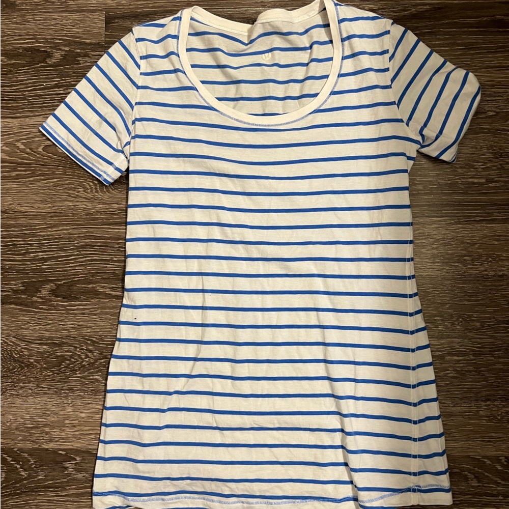 Lululemon top